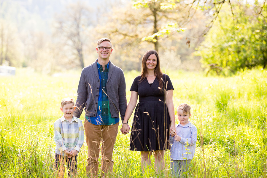 family-photographers-or-001 Emery Family | Dorris Ranch | Springfield Oregon