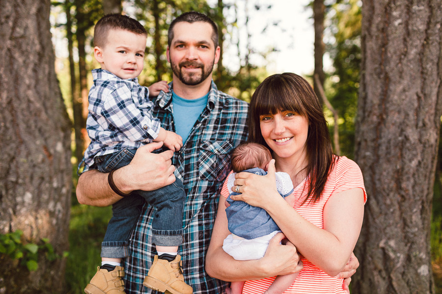 family-newborn-pics-005 Lennox Newborn Session | McClennen Family Lifestyle | Veneta Oregon