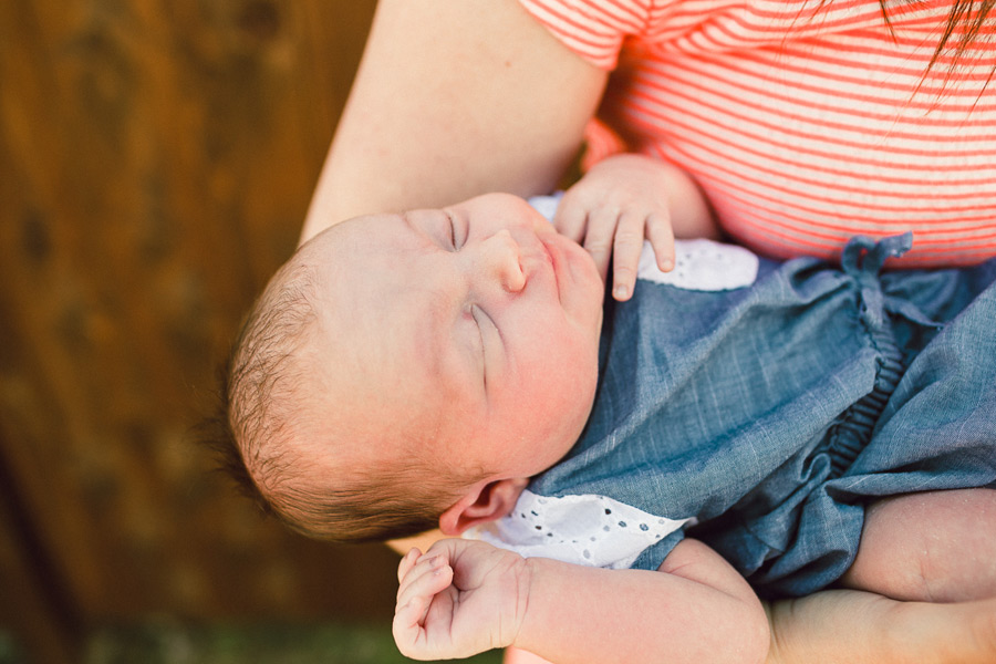 family-newborn-pics-008 Lennox Newborn Session | McClennen Family Lifestyle | Veneta Oregon