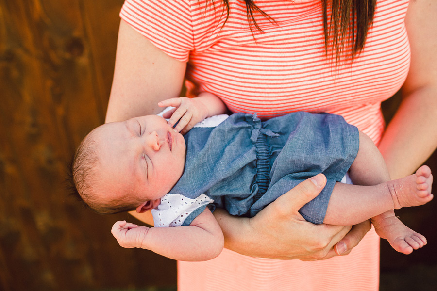 family-newborn-pics-010 Lennox Newborn Session | McClennen Family Lifestyle | Veneta Oregon