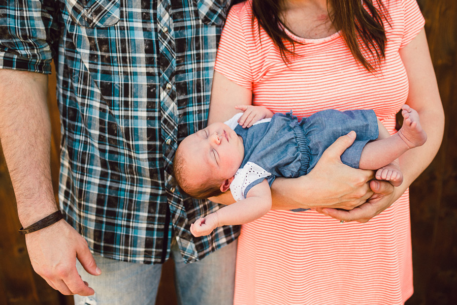 family-newborn-pics-011 Lennox Newborn Session | McClennen Family Lifestyle | Veneta Oregon