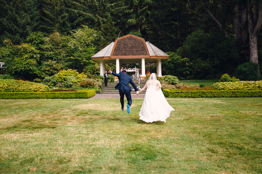 shore-acres-wedding-056 Oregon Coast Wedding | Coos Bay | Shore Acres State Park & Simpson Beach | Hannah & Alex