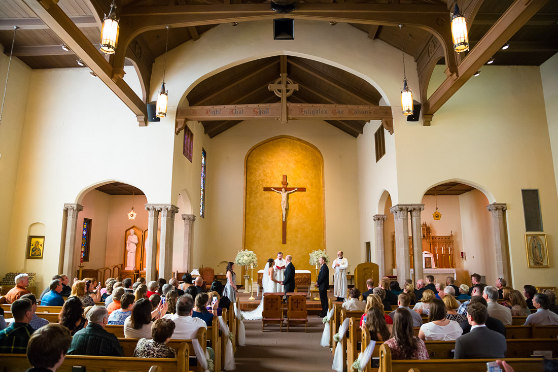 wedding-photographers-017 St Mary's Catholic Church Wedding | Shadow Hills Country Club | Eugene Oregon | Lydia & Grant