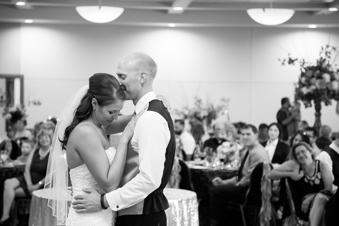 wedding-photographers-047 St Mary's Catholic Church Wedding | Shadow Hills Country Club | Eugene Oregon | Lydia & Grant