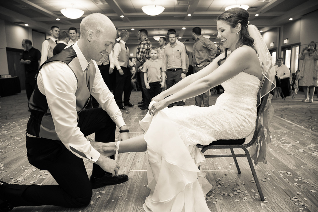 wedding-photographers-058 St Mary's Catholic Church Wedding | Shadow Hills Country Club | Eugene Oregon | Lydia & Grant