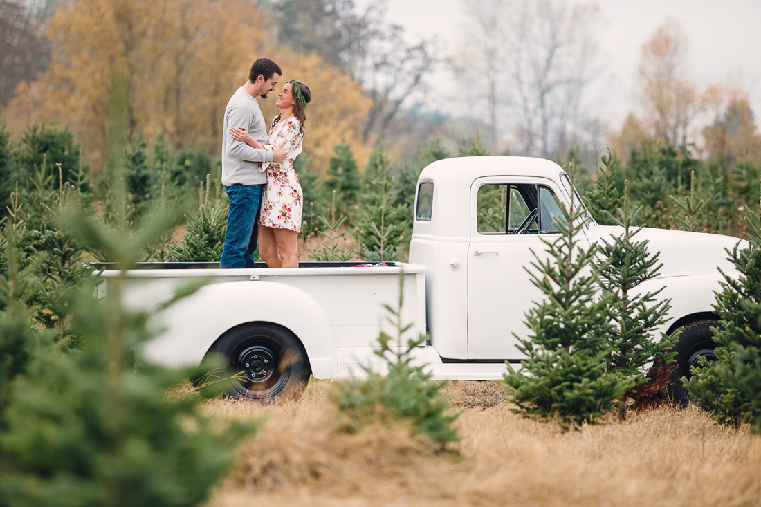 christmas-engagement-008 Oregon Engagement Pictures | Northern Lights Christmas Tree Farm | Jessica & Zach