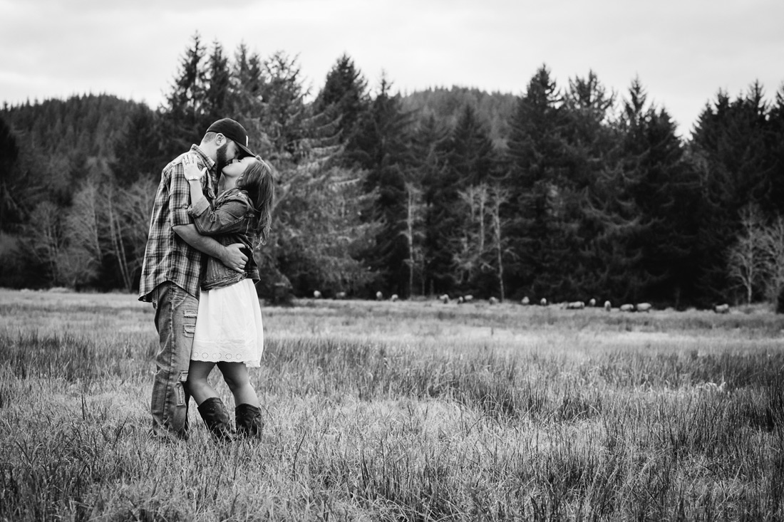 e-session-oregon-023 Engagement Photos | Viral Image | Siletz Oregon | Stevie & Brady