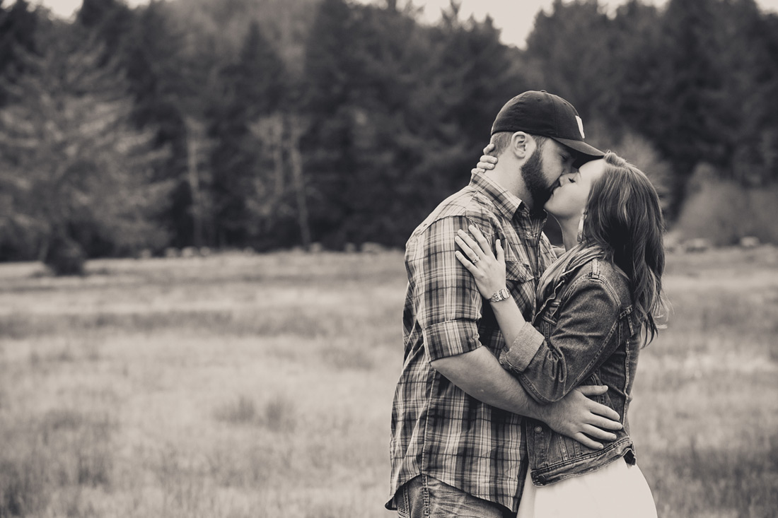 e-session-oregon-024 Engagement Photos | Viral Image | Siletz Oregon | Stevie & Brady