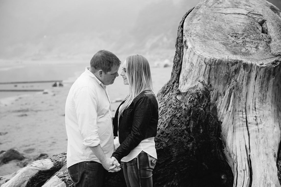 newport-photographer-013 Engagement Photos | Oregon Coast | Agate Beach | RaeLynne & Perry