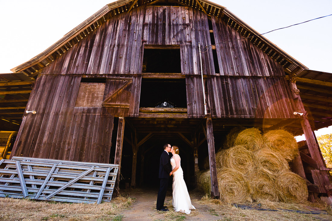 umpqua-wedding-or005 Trash The Dress / Bridal Session | Umpqua Oregon Private Residence | Helena & Nick