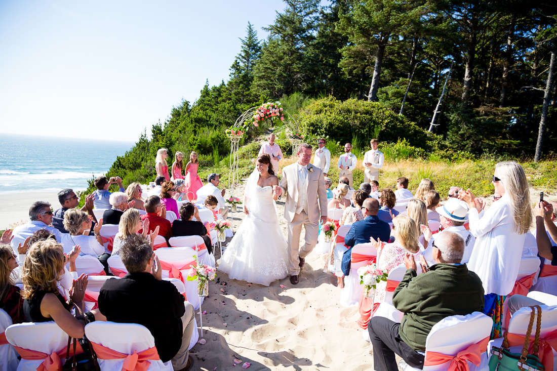 cape-kiwanda-wedding-023 Kape Kiwanda Natural Area Wedding | Pacific City Oregon | Amy & Steve