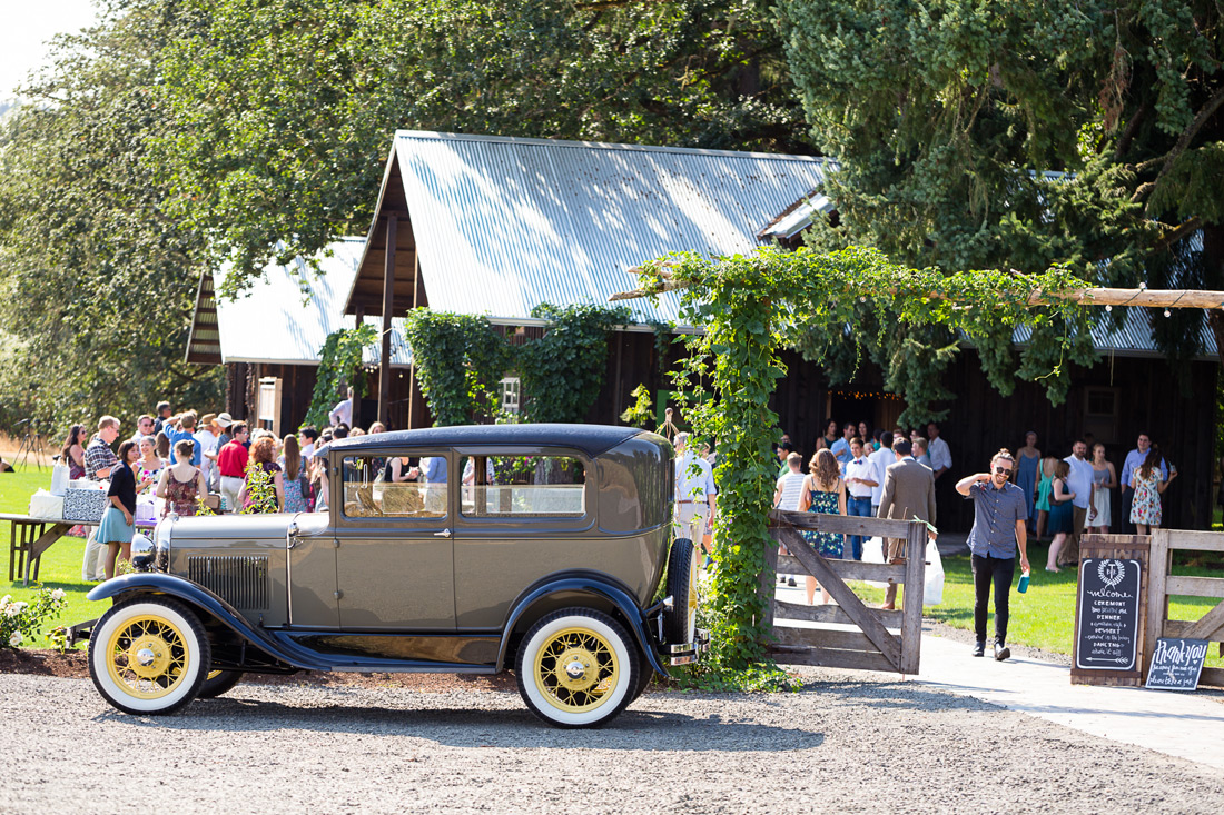 jasper-house-farm-050 Jasper House Farm Wedding | Oregon Wedding Photographer | Bailey & Keith