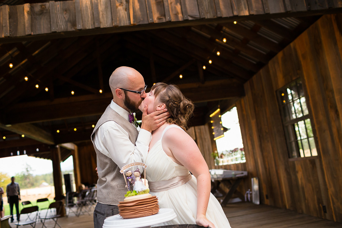 jasper-house-farm-092 Jasper House Farm Wedding | Oregon Wedding Photographer | Bailey & Keith