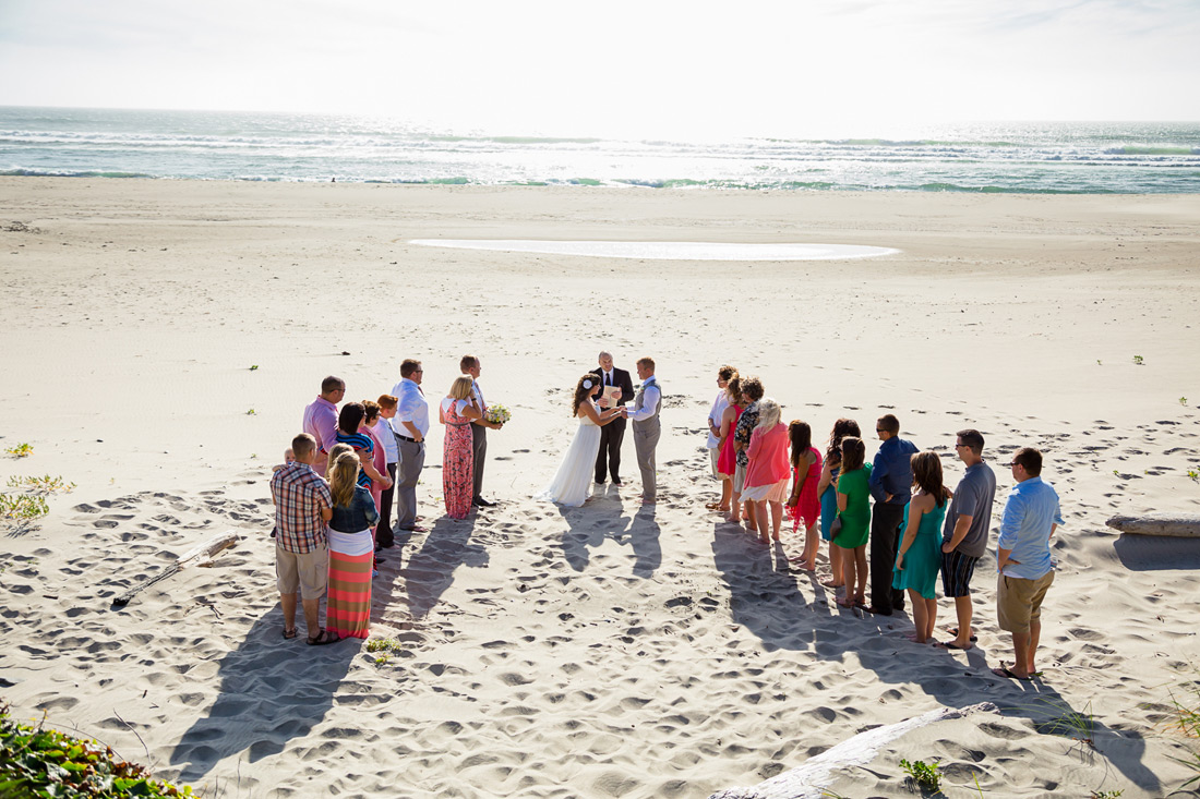 oregon-coast-wedding-033 Road's End Beach | Lincoln City Oregon Wedding | Amanda & Spencer | Small Destination Wedding Elopement