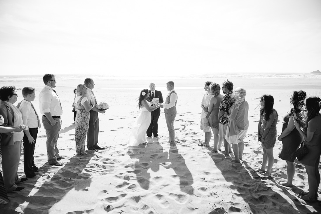 oregon-coast-wedding-034 Road's End Beach | Lincoln City Oregon Wedding | Amanda & Spencer | Small Destination Wedding Elopement