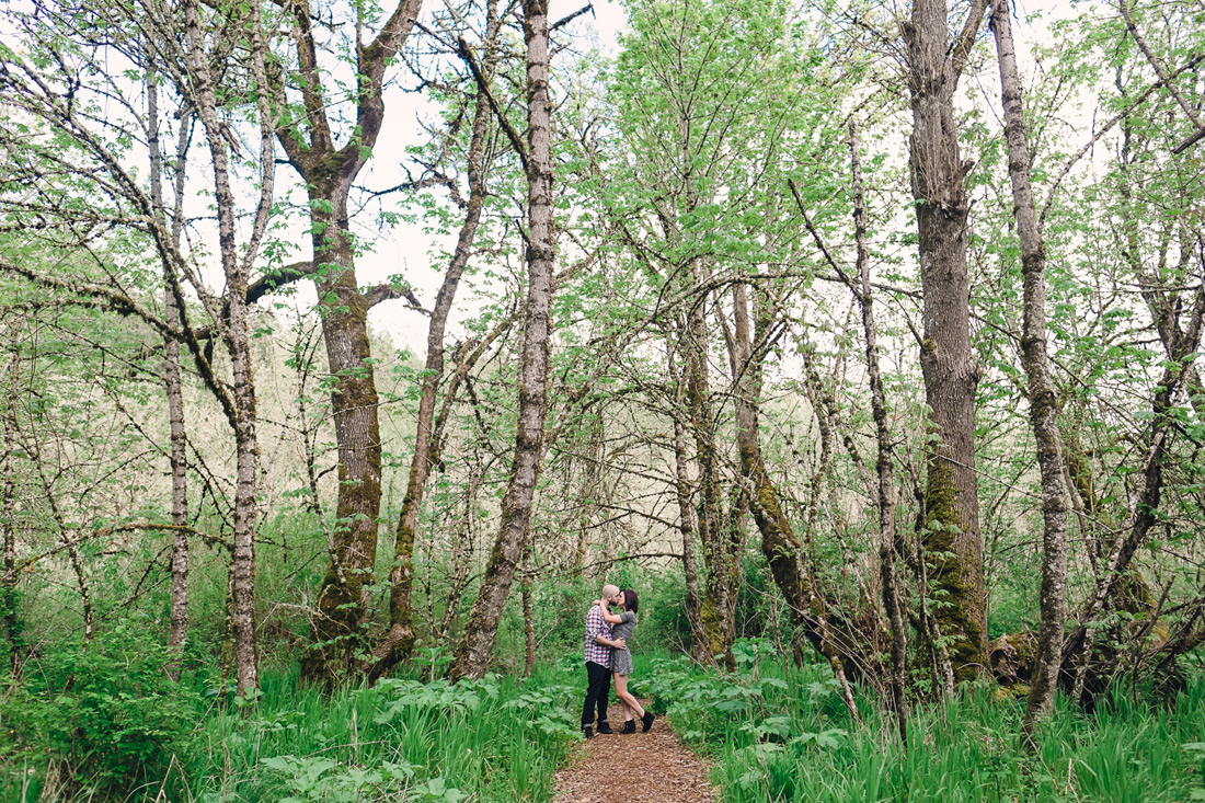 oregon-photographer-005 Mount Pisgah Engagement | Eugene Oregon Photographer