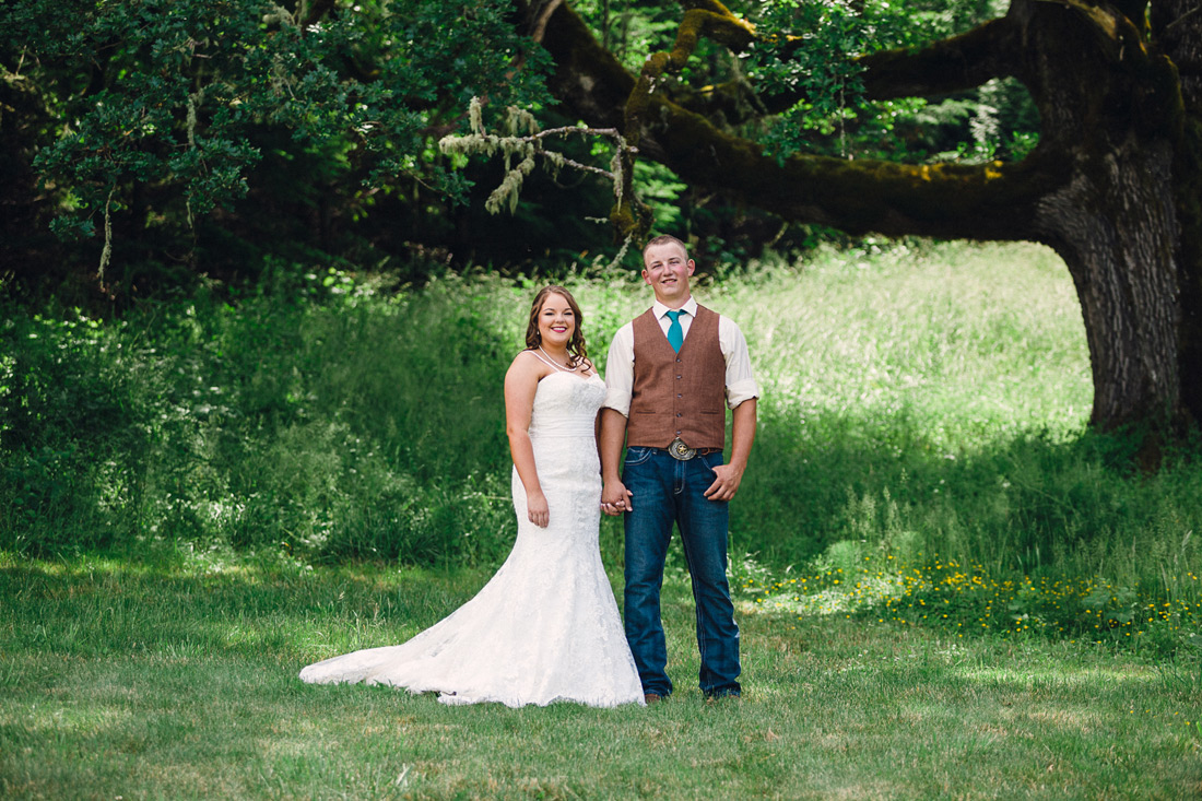 blue-rooster-wedding-007 Blue Rooster Inn Bed & Breakfast Wedding | Eugene Oregon | Amanda & Ross