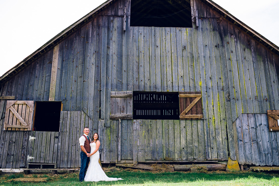 blue-rooster-wedding-011 Blue Rooster Inn Bed & Breakfast Wedding | Eugene Oregon | Amanda & Ross