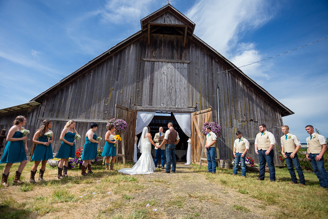 blue-rooster-wedding-026 Blue Rooster Inn Bed & Breakfast Wedding | Eugene Oregon | Amanda & Ross