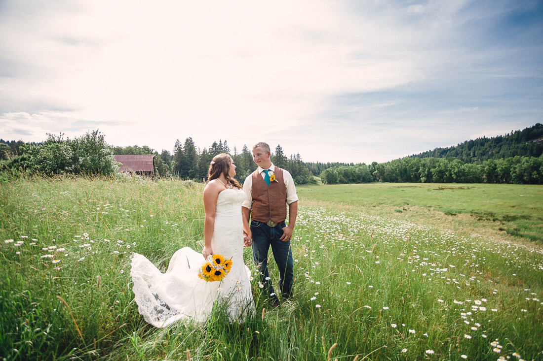 blue-rooster-wedding-034 Blue Rooster Inn Bed & Breakfast Wedding | Eugene Oregon | Amanda & Ross