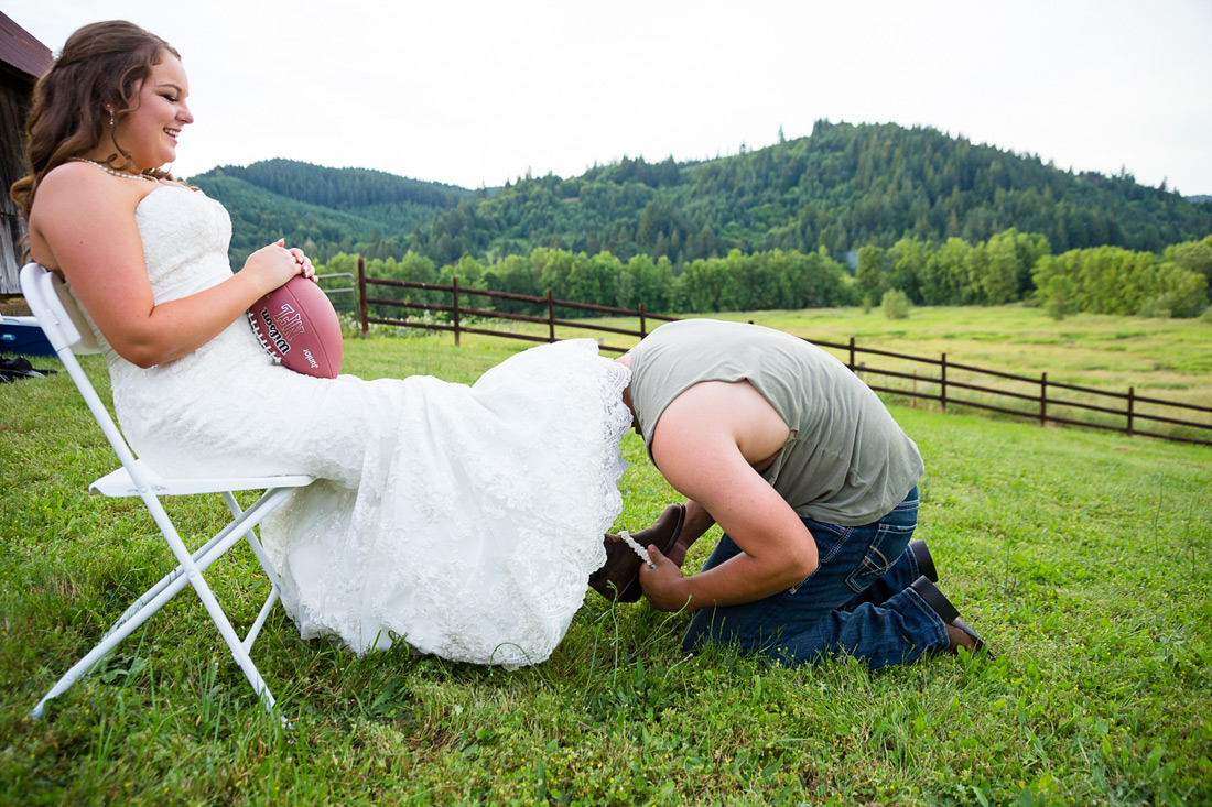 blue-rooster-wedding-053 Blue Rooster Inn Bed & Breakfast Wedding | Eugene Oregon | Amanda & Ross