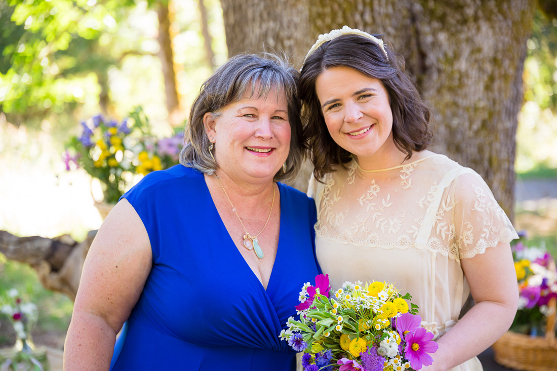 mt-pisgah-wedding-019 Quirky Mount Pisgah Wedding | Eugene Oregon Photographer | Kate & Brendan