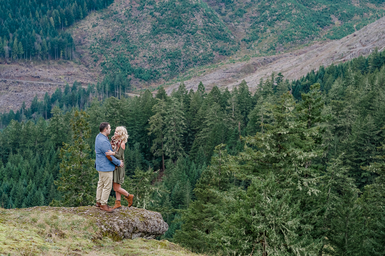 oregon-engagement-013 Adventure Engagement Session | Ashley & Forrest | Horse Rock Ridge