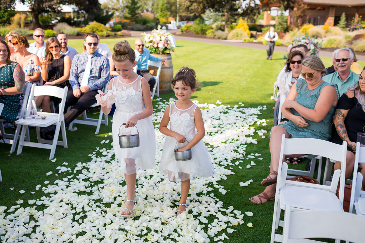 shadow-hills-country-club-wedding-30 Shadow Hills Country Club Wedding | Eugene Oregon | Leanna & AJ