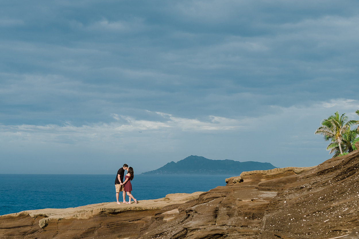 oahu-hawaii-wedding-photographer-003 Spitting Cave & Hanauma Bay Rim Trail Engagement Photos | Stephanie & Michael