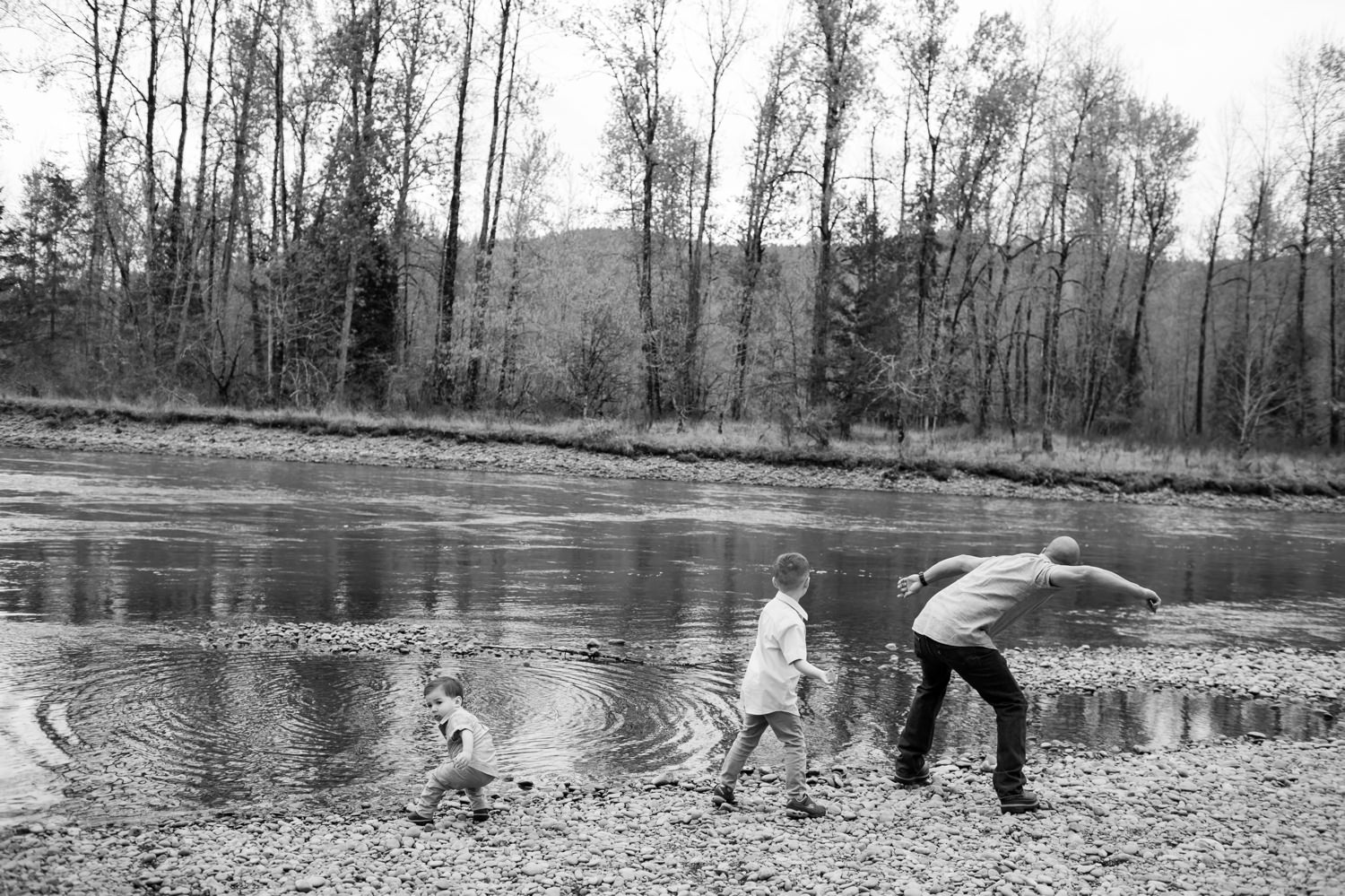 eugene-oregon-family-photos-018 Eugene Oregon Maternity Photos | Ramirez Family | Clearwater Park Springfield Oregon