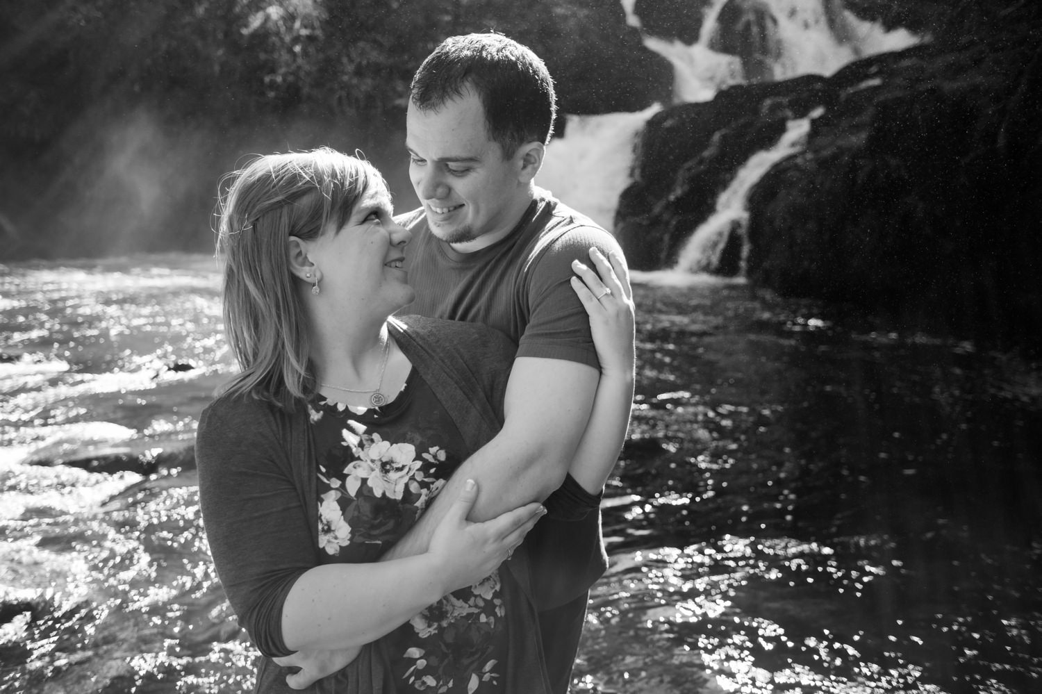 oregon-coast-engagement-pictures-013 Oregon Coast Engagement Pictures | North Fork Smith River Adventure Engagement | Sweet Creek Falls | Kaylee & Wyatt