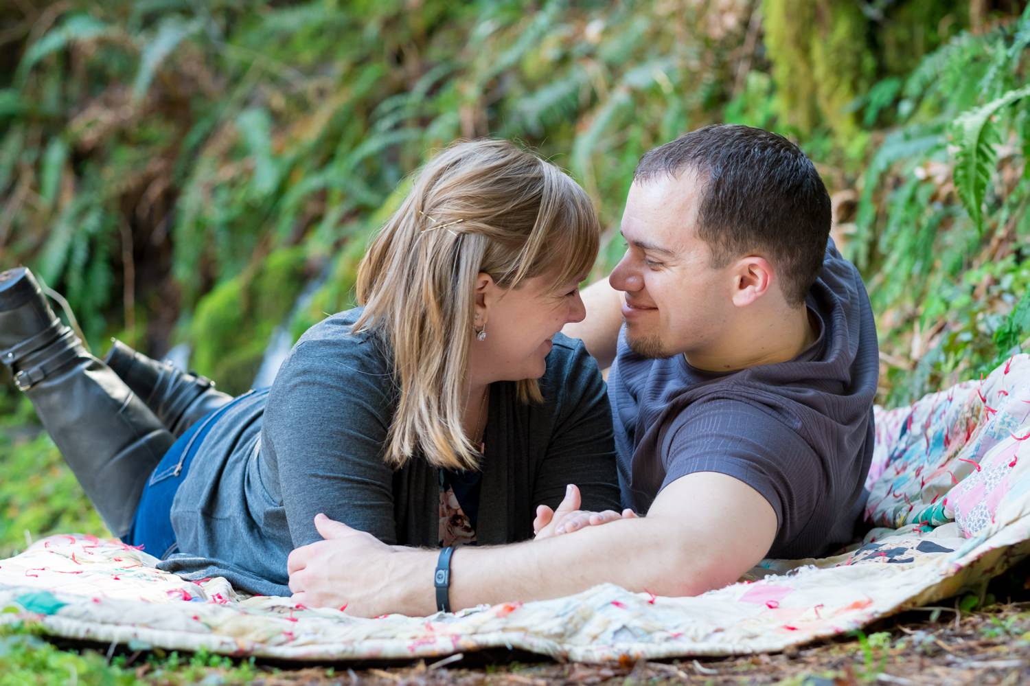 oregon-coast-engagement-pictures-019 Oregon Coast Engagement Pictures | North Fork Smith River Adventure Engagement | Sweet Creek Falls | Kaylee & Wyatt