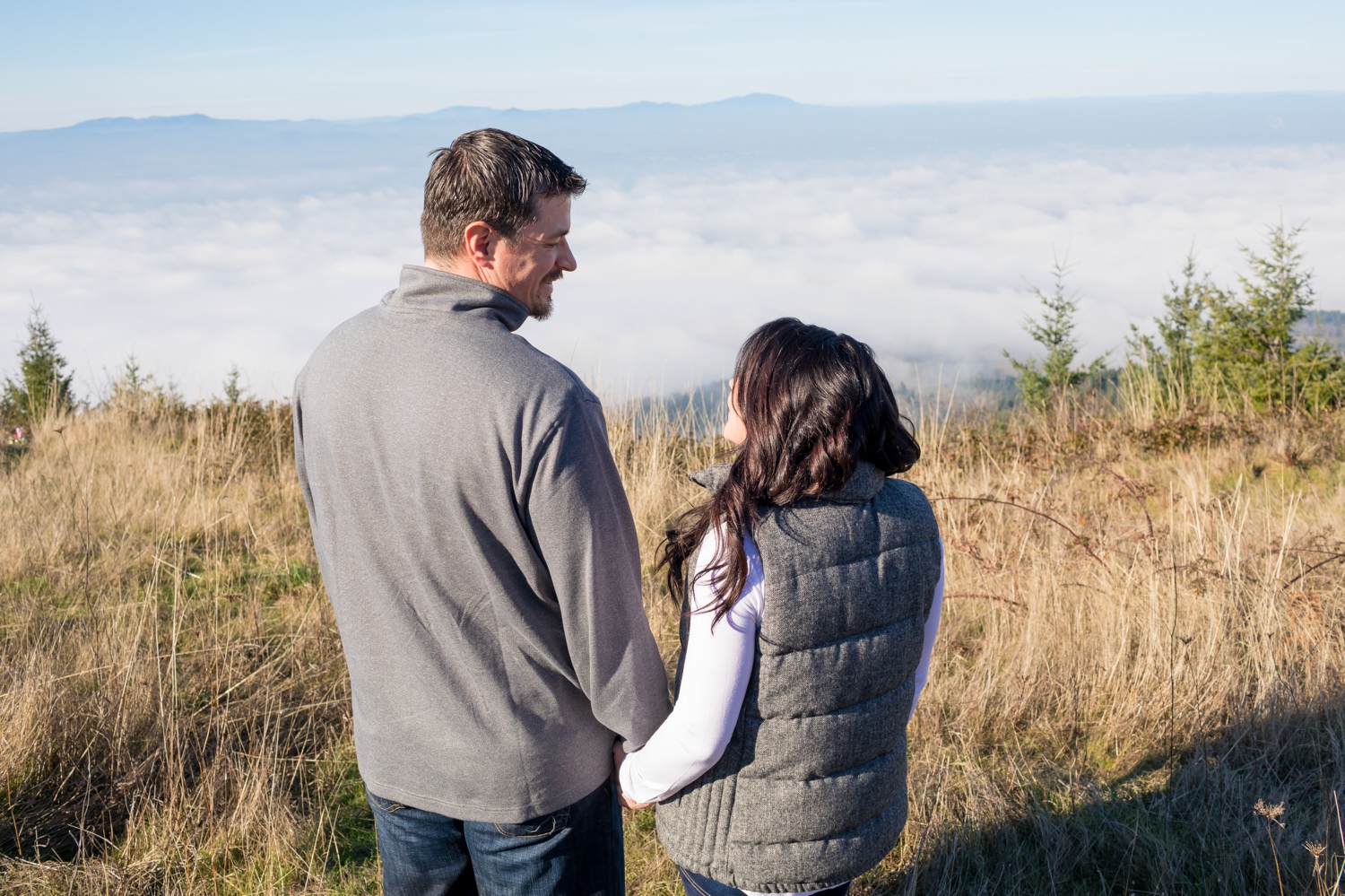 salem-oregon-engagement-pictures-001 Salem Oregon Engagement Pictures | Katrina & Eric | Coburg Hills