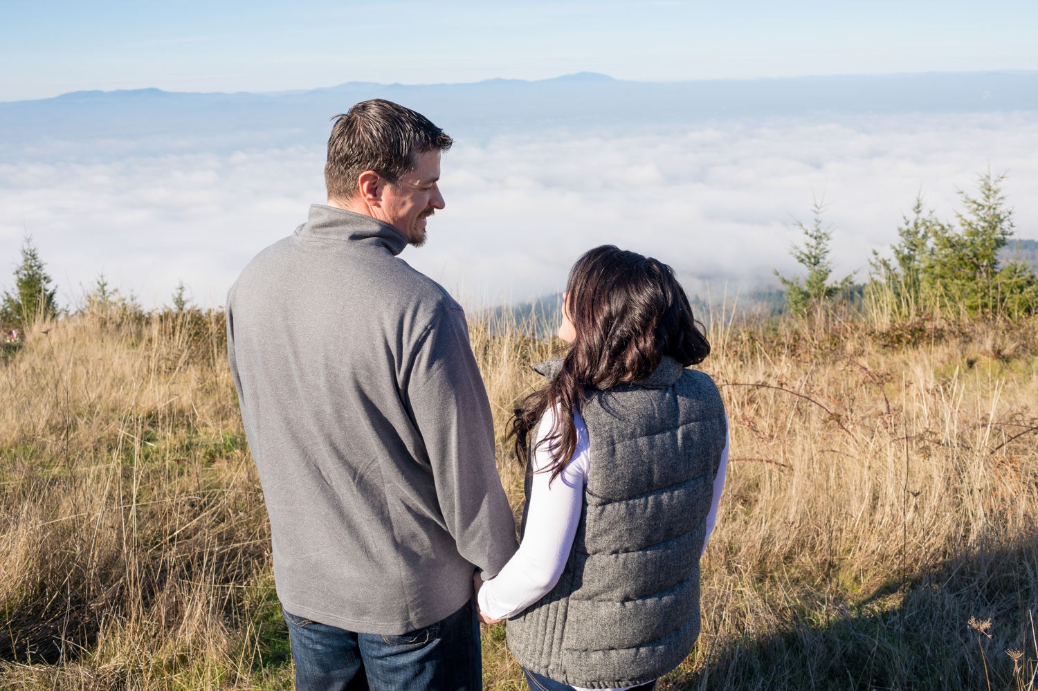 salem-oregon-engagement-pictures-001 Salem Oregon Engagement Pictures | Katrina & Eric | Coburg Hills