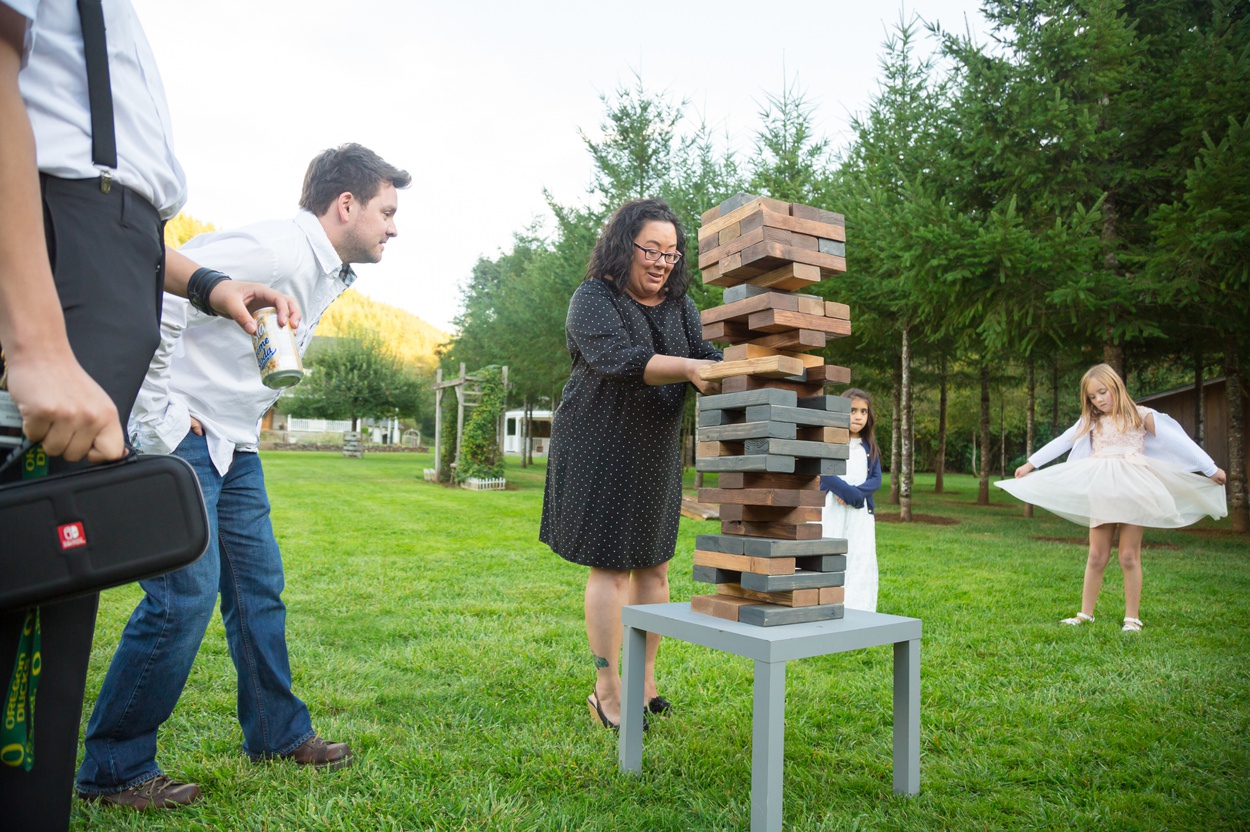 wedding-photographer-oregon-010 Star Attractions Wedding | Sweet Home Oregon | Jessica & Ray
