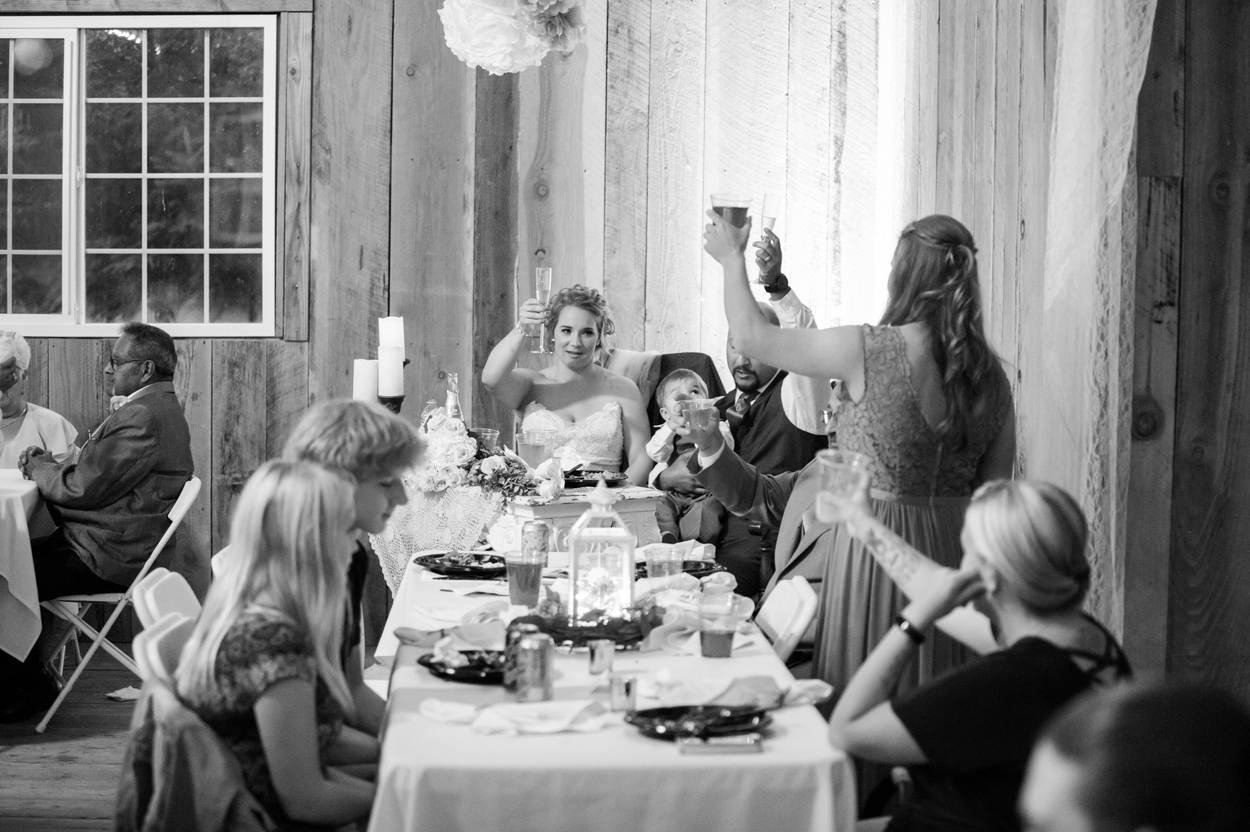 wedding-photographer-oregon-014 Star Attractions Wedding | Sweet Home Oregon | Jessica & Ray