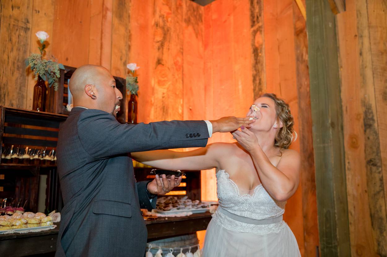 wedding-photographer-oregon-022 Star Attractions Wedding | Sweet Home Oregon | Jessica & Ray